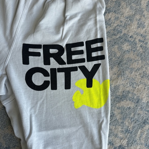 FREE CITY sweatpants - Picture 2 of 5